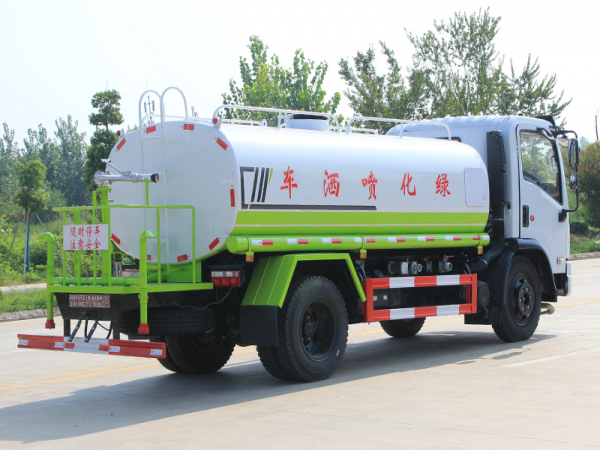 國六東風大福瑞卡9.2噸灑水車 聯(lián)系人: 陳華慶